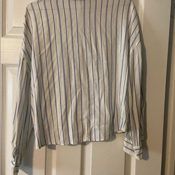 NEVER WORN Women’s Love Tree Button Down Crop Top - Picture 2 of 6